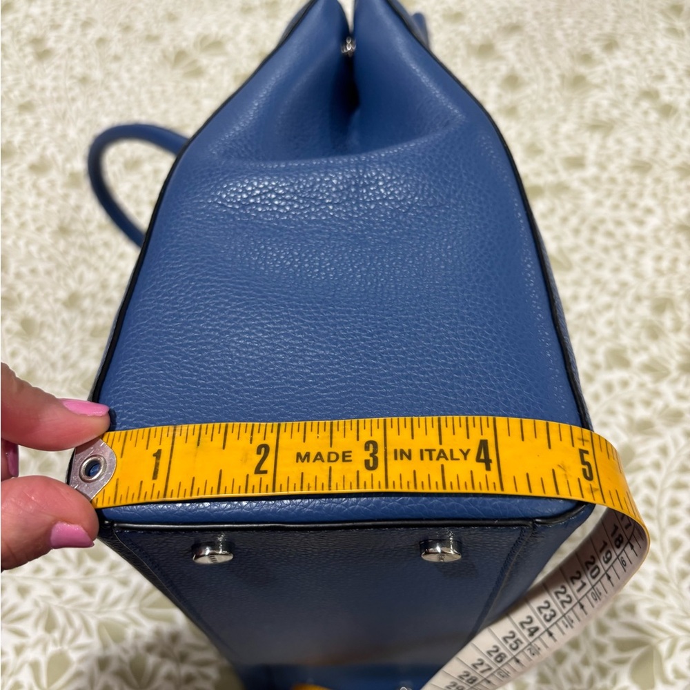 DKNY SATCHEL - Picture 14 of 15